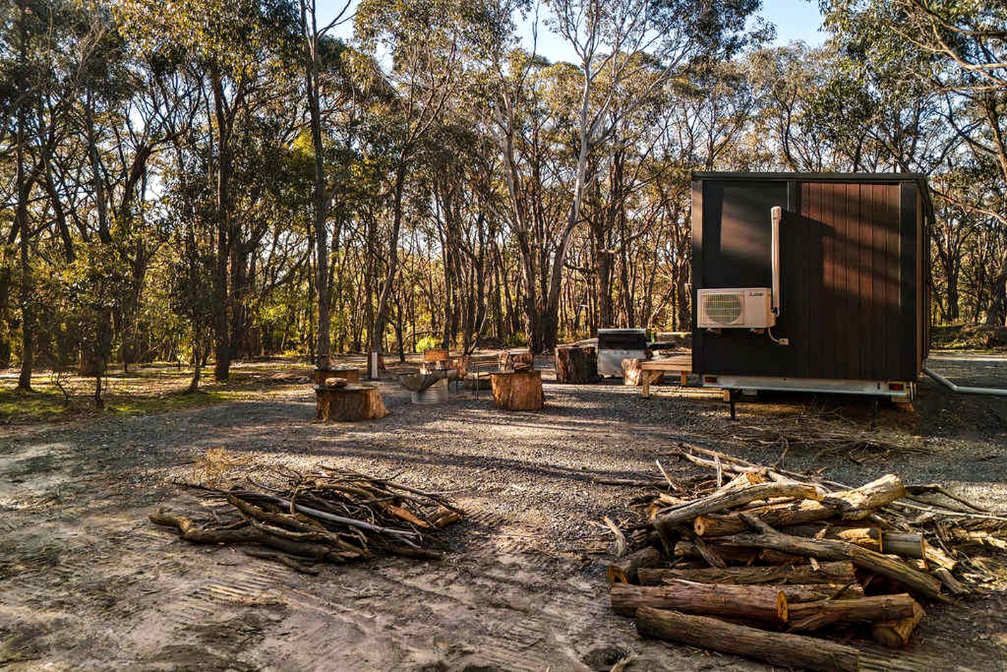 Secluded Tiny House Farm Stay with Wildlife Views near Macedon, Victoria