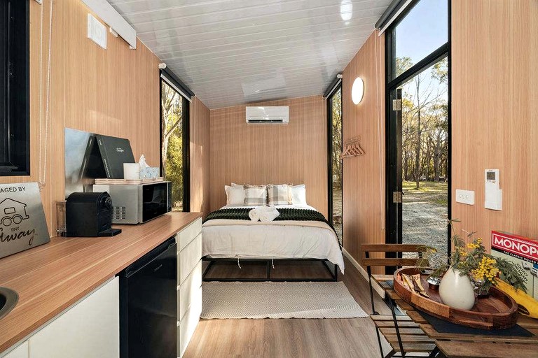 Tiny Houses (Australia, Mount Macedon, Victoria)