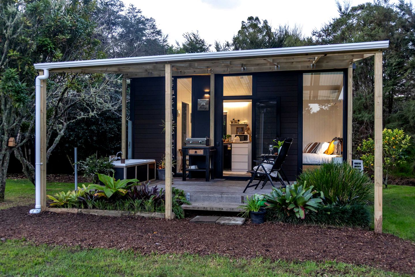 Secluded Tiny House with Outdoor Bathtub in Auckland, New Zealand