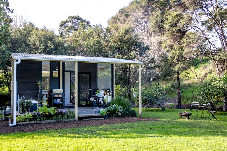 Tiny Houses (New Zealand, Otapaurau, Auckland)