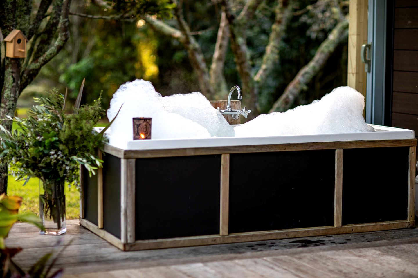 Secluded Tiny House with Outdoor Bathtub in Auckland, New Zealand