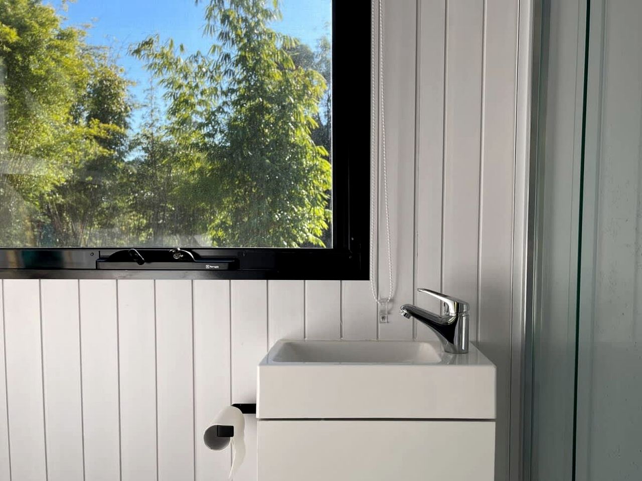 Secluded Tiny House Perfect for Water Activities and Family Time in Queensland, Australia