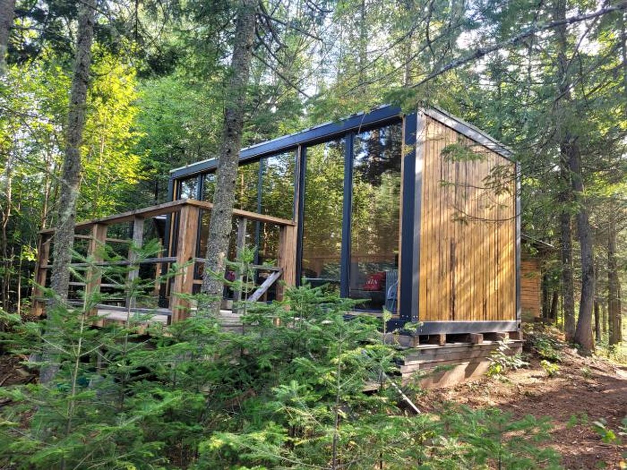 Tiny Houses (Canada, Harrington, Quebec)