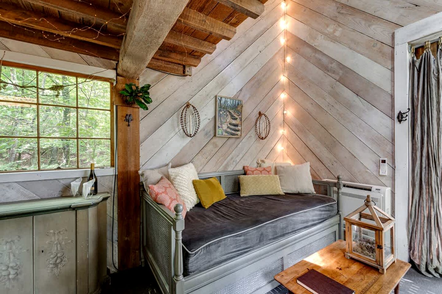 Secluded Tree House in the Forest near the Appalachian Mountains, Georgia