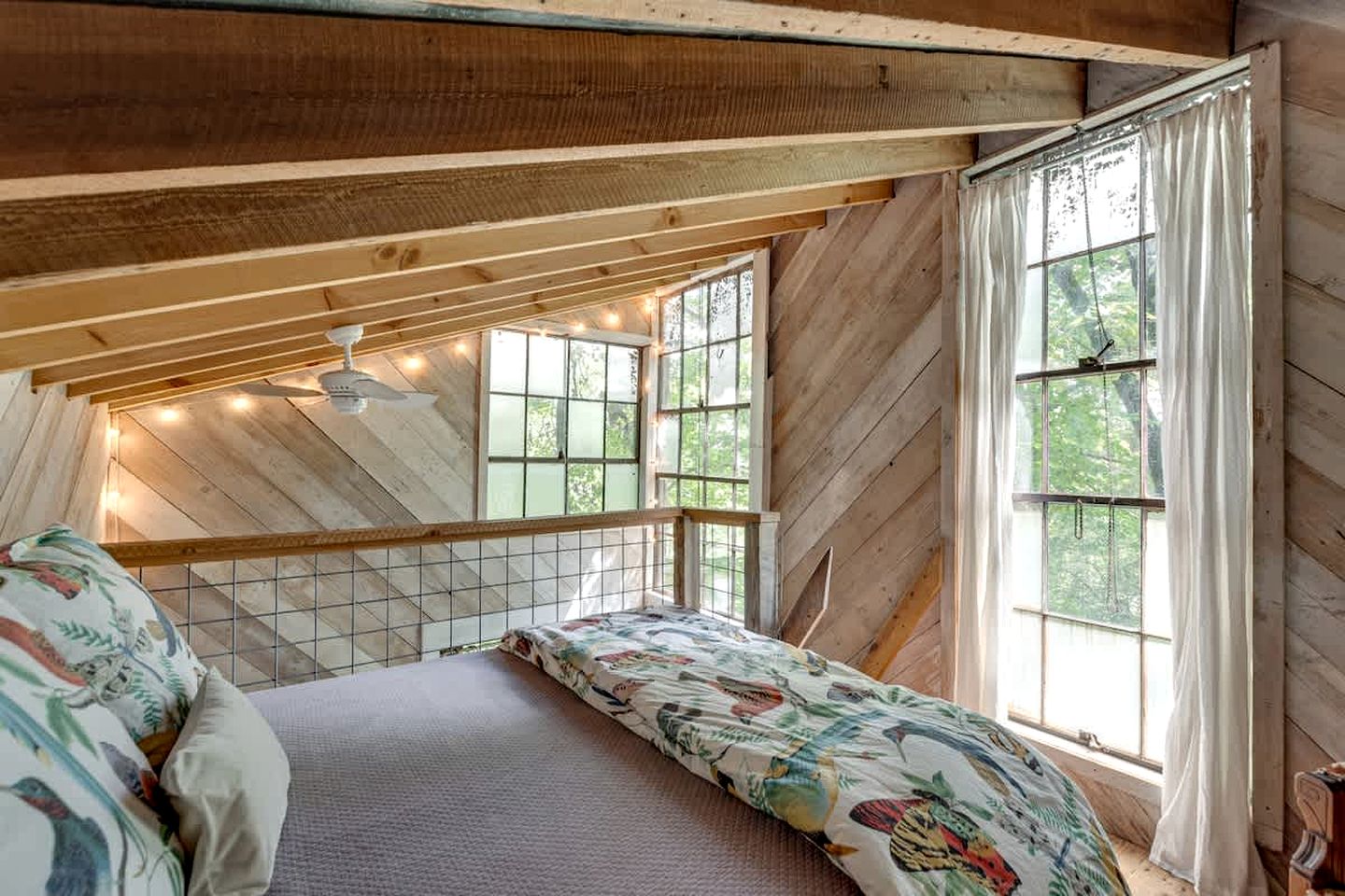 Secluded Tree House in the Forest near the Appalachian Mountains, Georgia