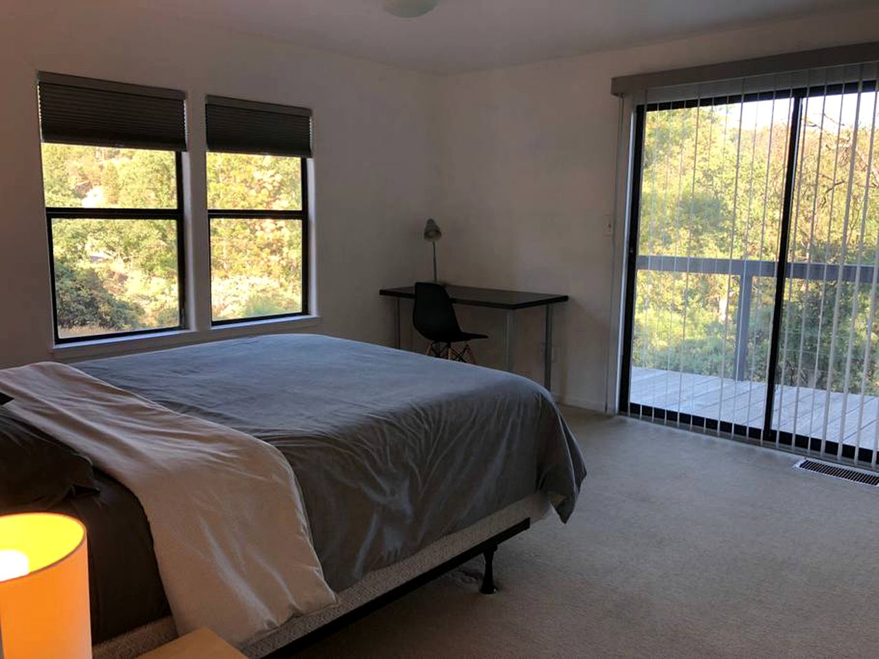 Secluded Vacation Cabin with Modern Furnishings near Bakersfield, California