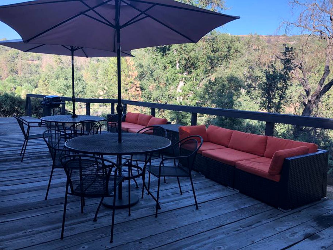 Secluded Vacation Cabin with Modern Furnishings near Bakersfield, California