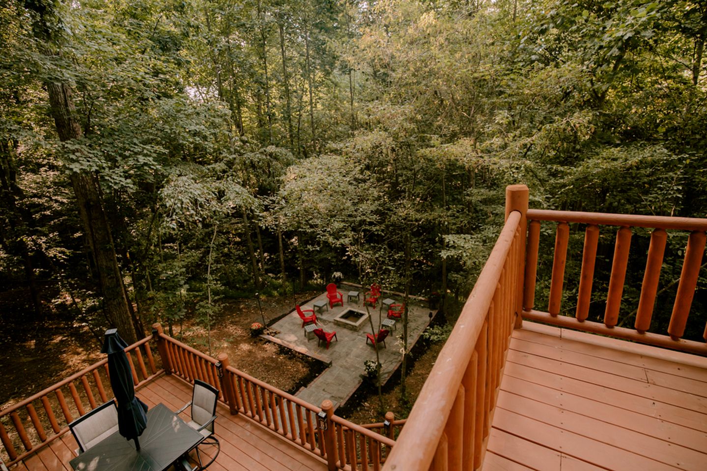 Secluded Wooden Cabin with Fire Pit, Barbecue and Hot-tub in Campbellsville, Kentucky