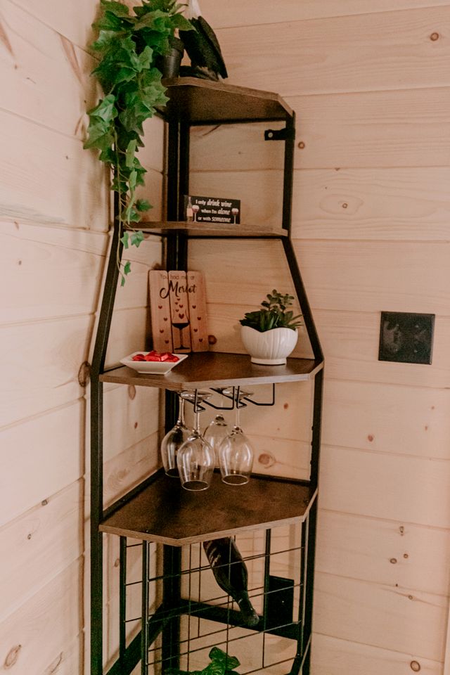 Secluded Wooden Cabin with Fire Pit, Barbecue and Hot-tub in Campbellsville, Kentucky