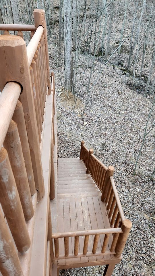 Secluded Wooden Cabin with Fire Pit, Barbecue and Hot-tub in Campbellsville, Kentucky