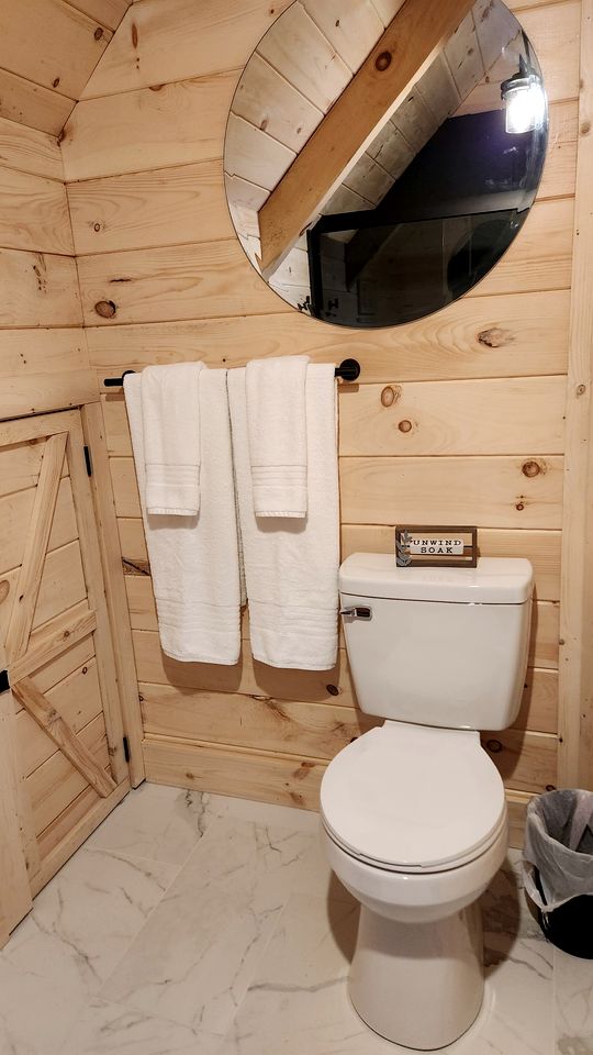 Secluded Wooden Cabin with Fire Pit, Barbecue and Hot-tub in Campbellsville, Kentucky