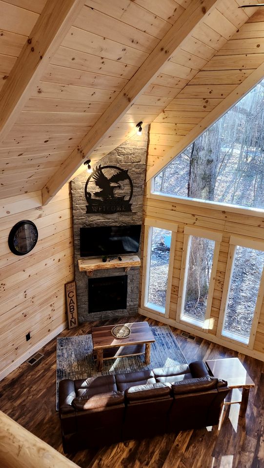 Secluded Wooden Cabin with Fire Pit, Barbecue and Hot-tub in Campbellsville, Kentucky