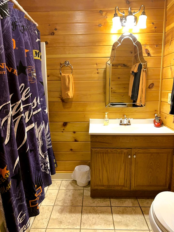 Secluded Wooden Cabin Next to Fantastic Hiking Trails in Monterville, West Virginia