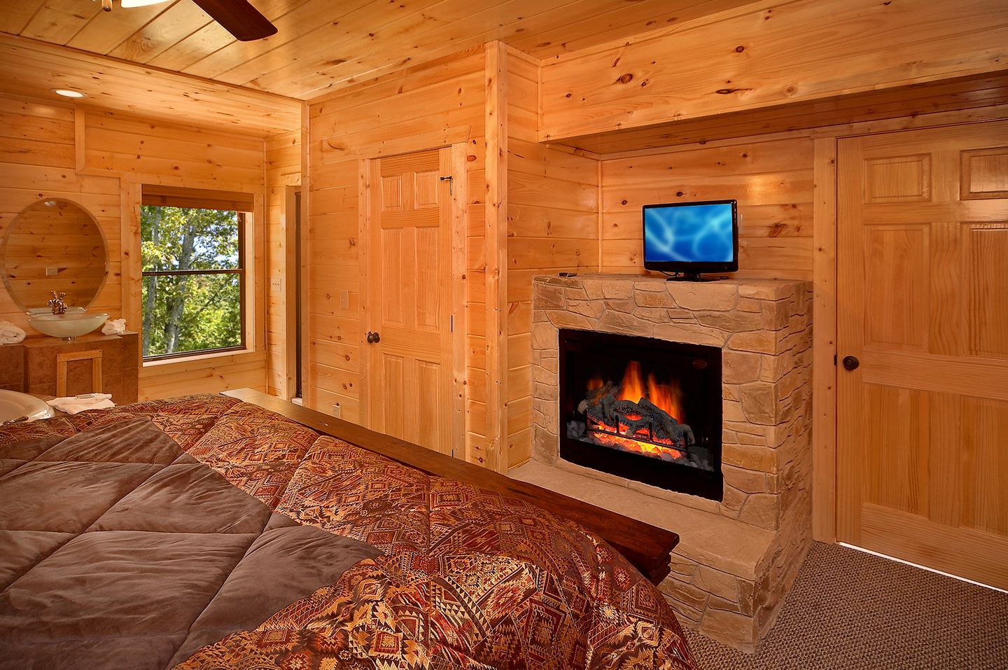 Luxury Cabin Rental with Three Fireplaces and a Hot Tub in Gatlinburg, East Tennessee