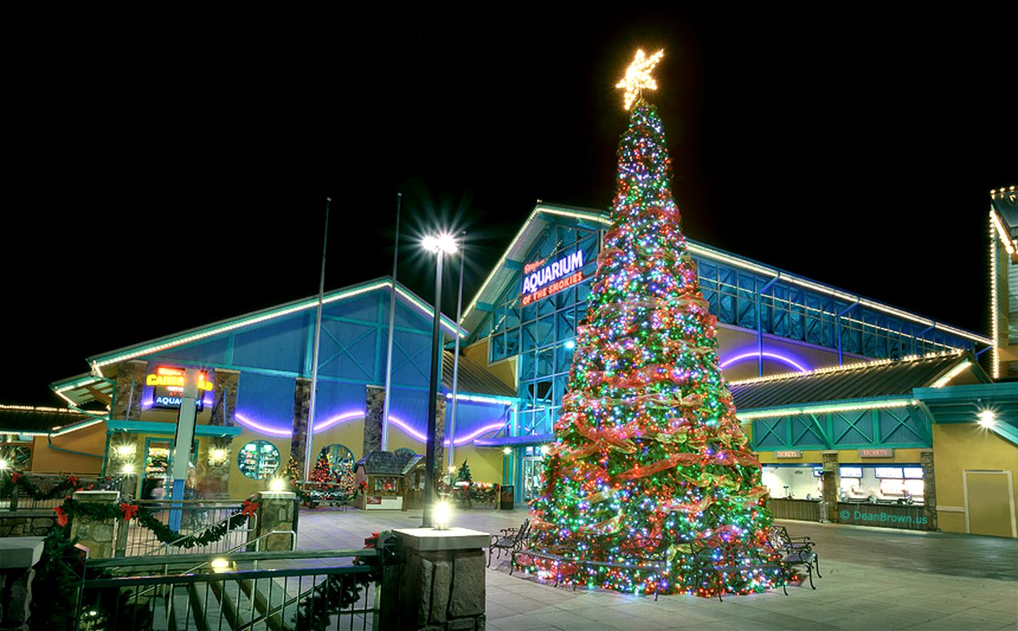 Luxury Cabin Rental with Three Fireplaces and a Hot Tub in Gatlinburg, East Tennessee