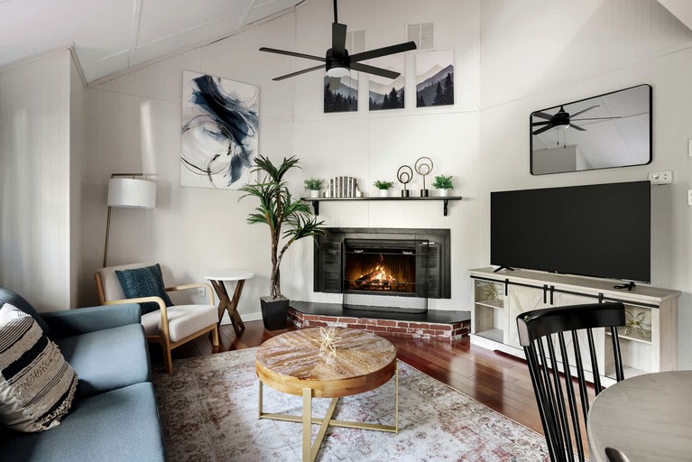 Cabins (United States of America, Gerrardstown, West Virginia)