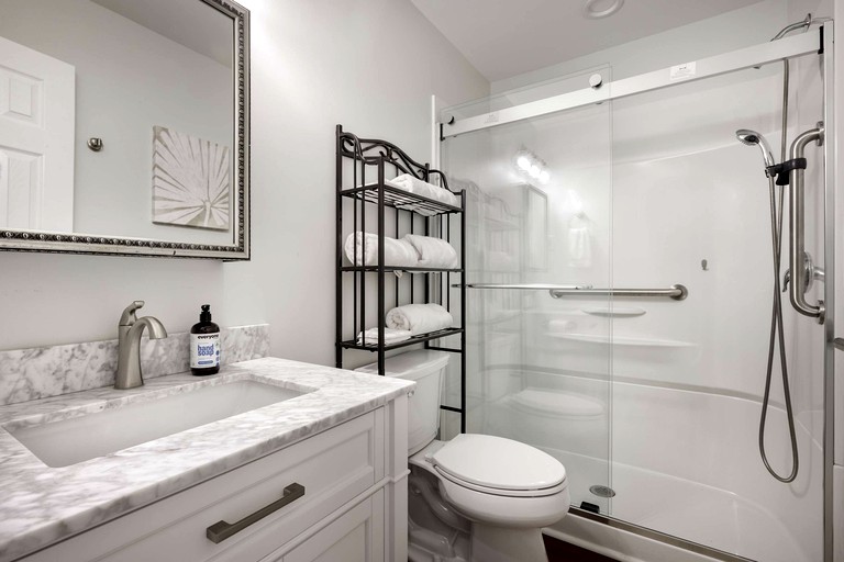 Cabins (United States of America, Gerrardstown, West Virginia)