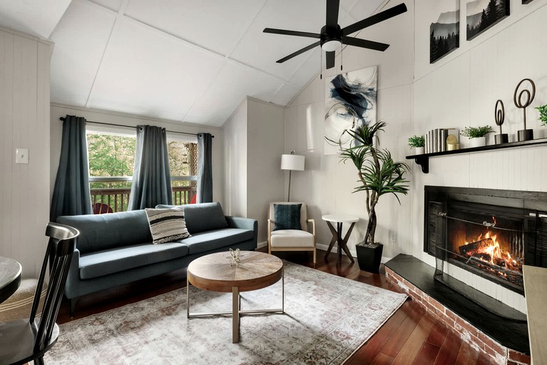 Cabins (United States of America, Gerrardstown, West Virginia)