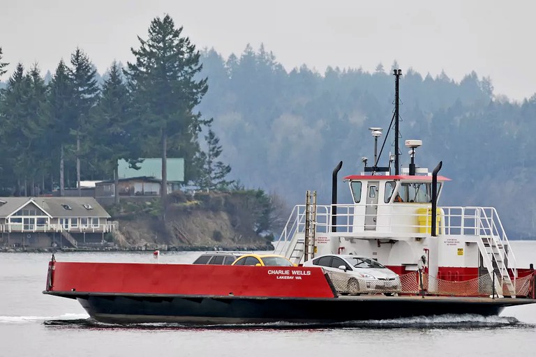 Cabins (Lakebay, Washington, United States)