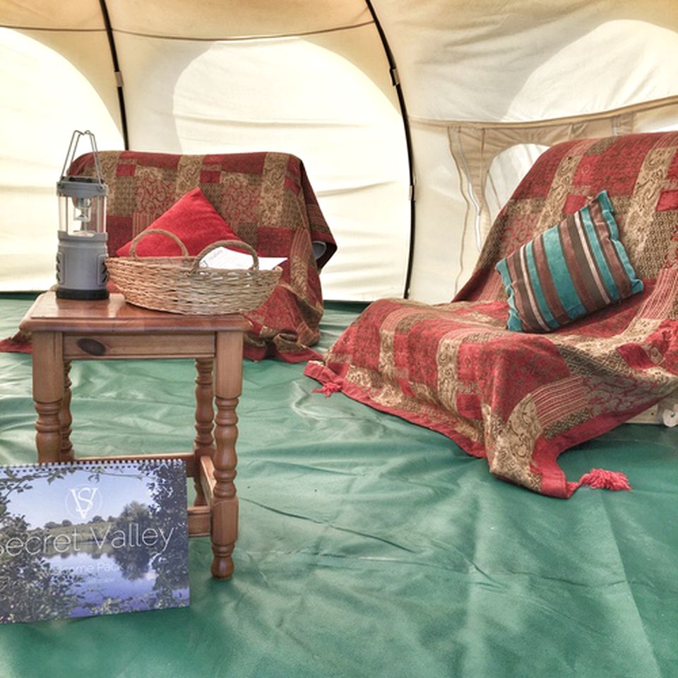 Off-The-Grid Tent For Families with Fire Pit in Goathurst, England