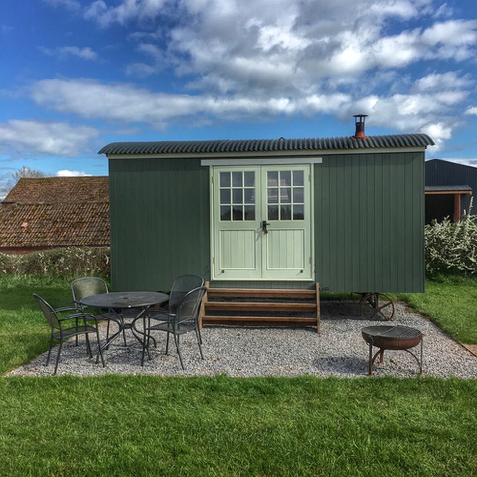 Cozy and Romantic Hut on Private Vineyard near Bridgwater, England