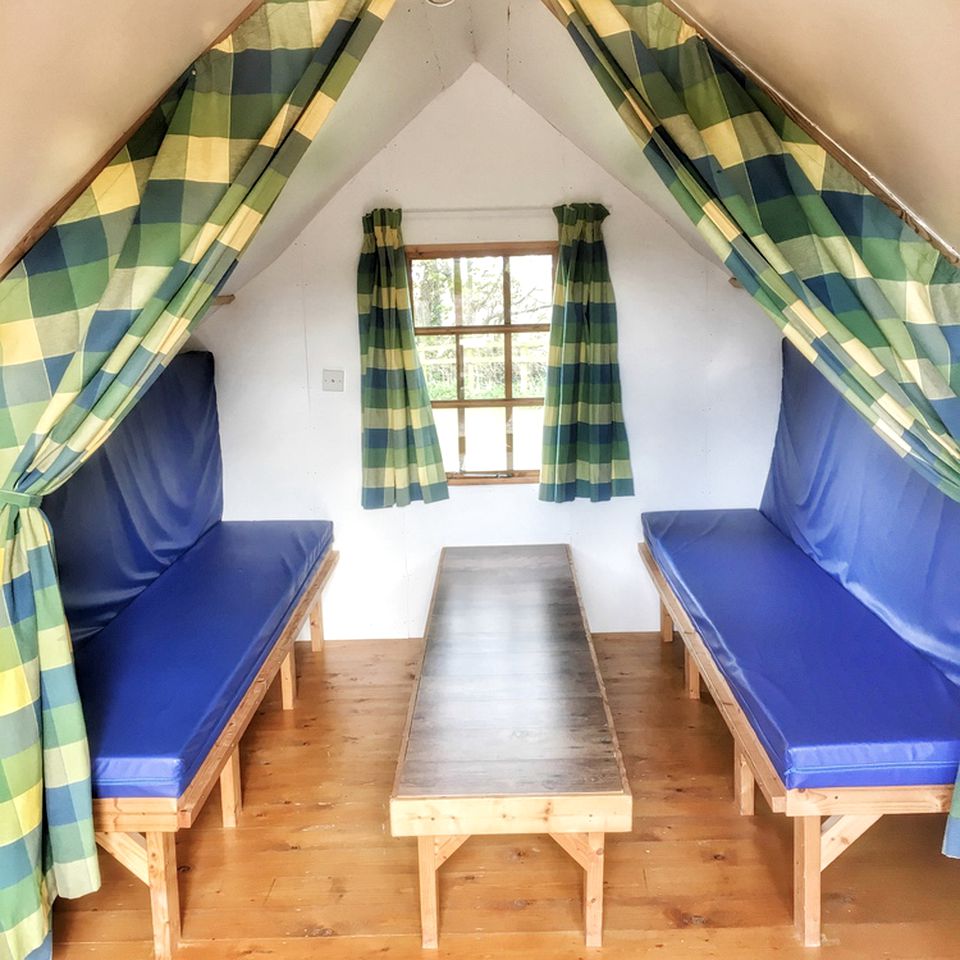 Private and Romantic Lodge Cabin with Kitchenette near Plymouth, England