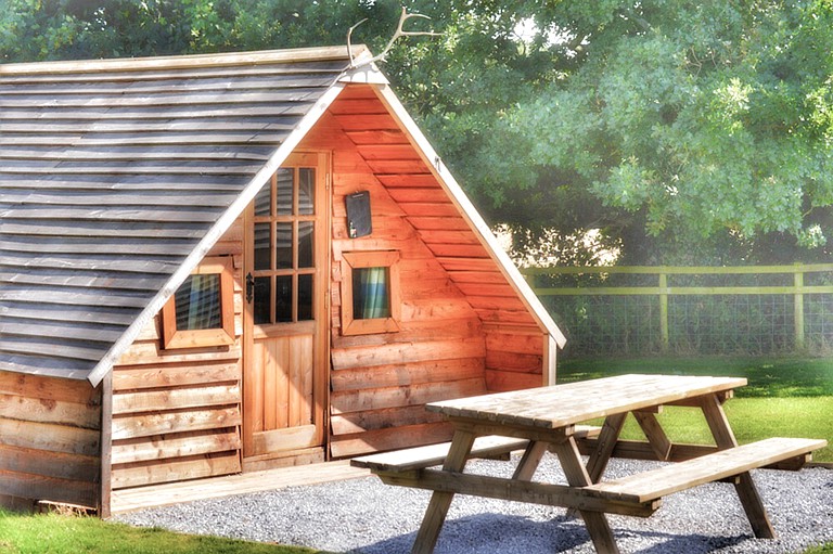 Cabins (Goathurst, England, United Kingdom)