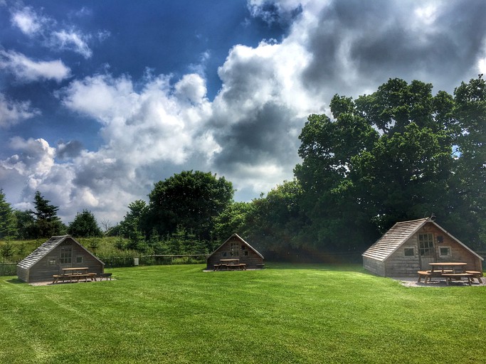 Cabins (Goathurst, England, United Kingdom)