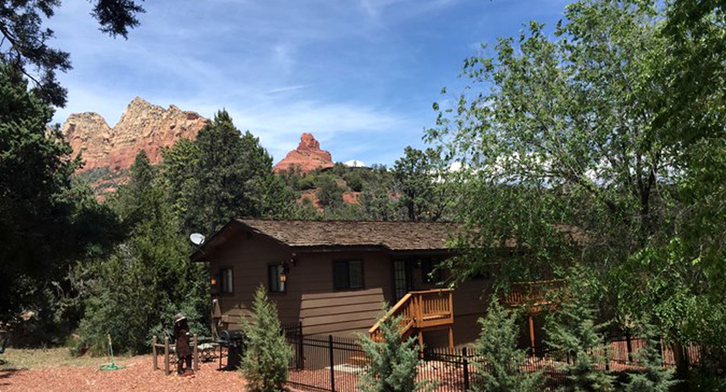 Gorgeous Cabin Rental with Breathtaking Views of Jordan Park in Sedona, Arizona