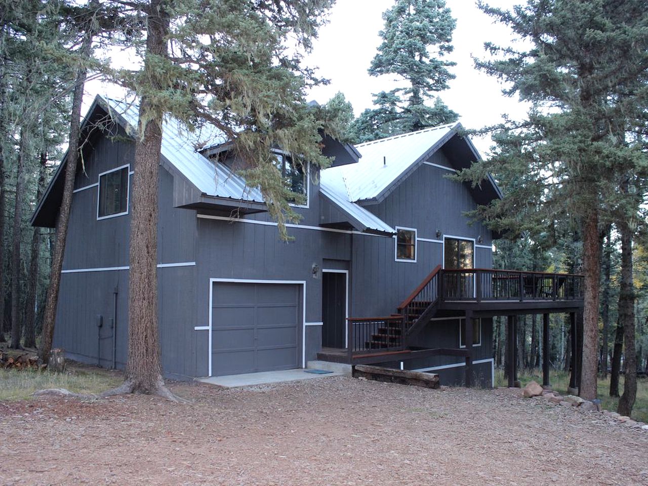 Cozy and Rustic Cabin Rental near Mount Snow in Angel Fire, New Mexico