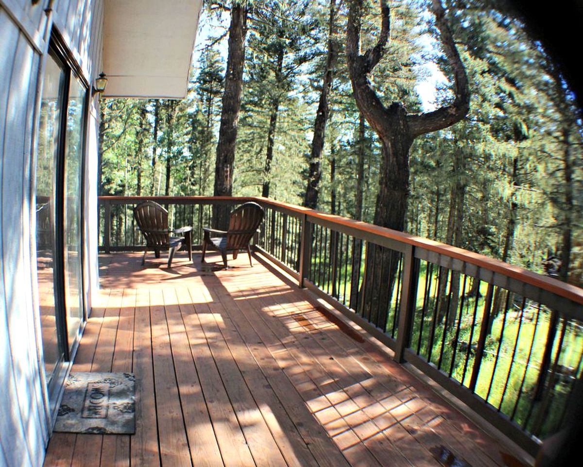 Cozy and Rustic Cabin Rental near Mount Snow in Angel Fire, New Mexico