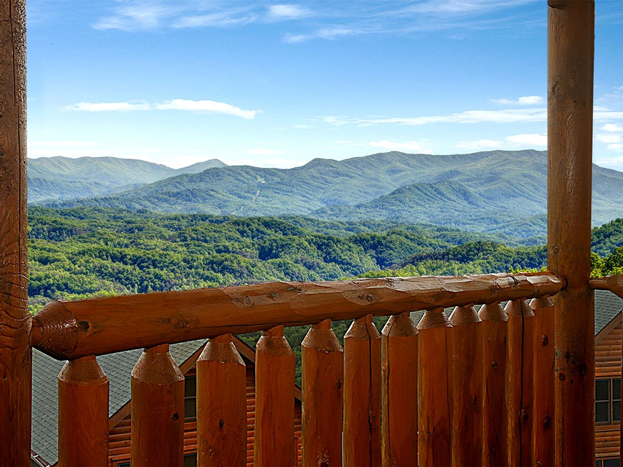 Sensational Mountain Retreat with Spa and Amazing Interior in Sevierville, Tennessee