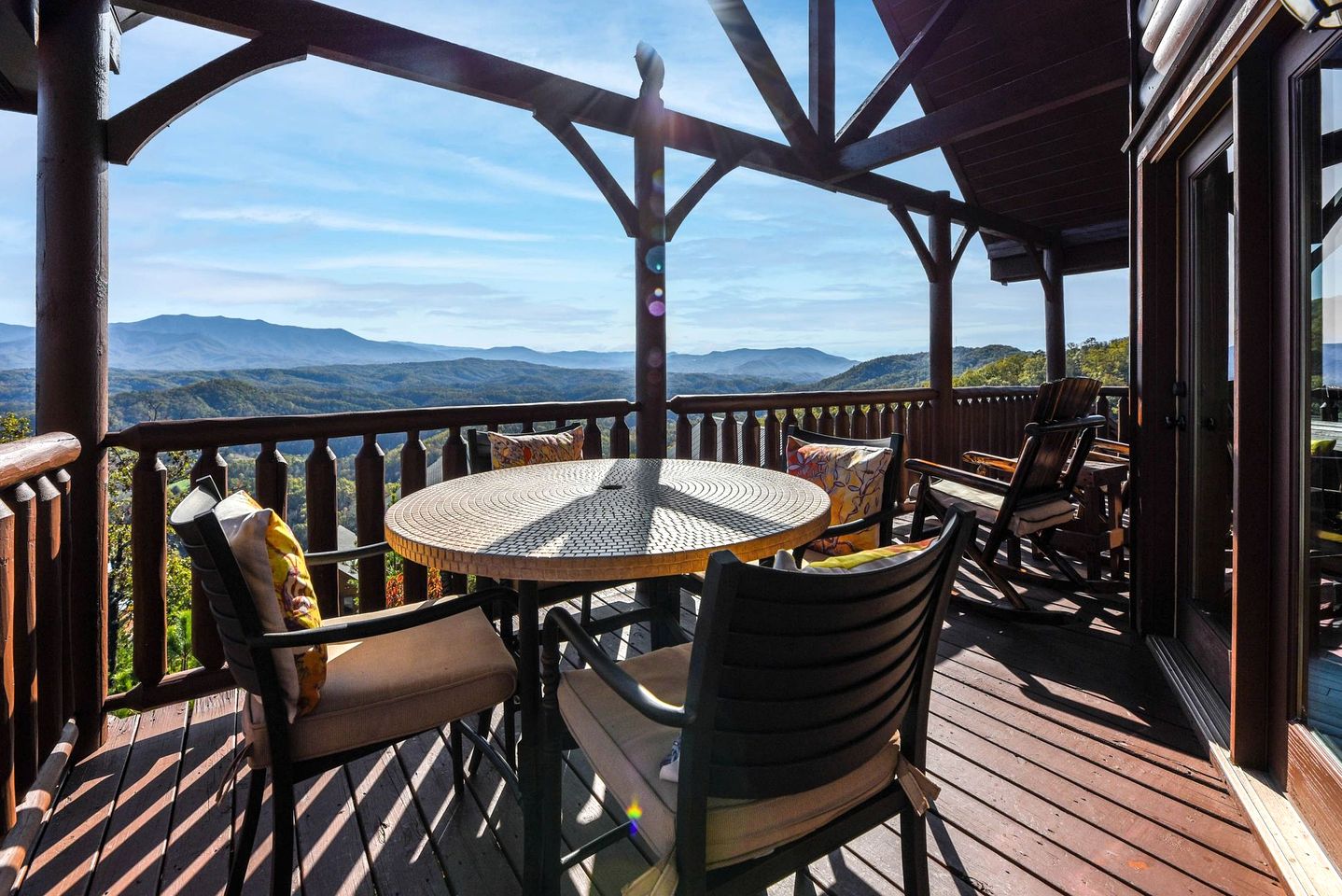 Sensational Mountain Retreat with Spa and Amazing Interior in Sevierville, Tennessee