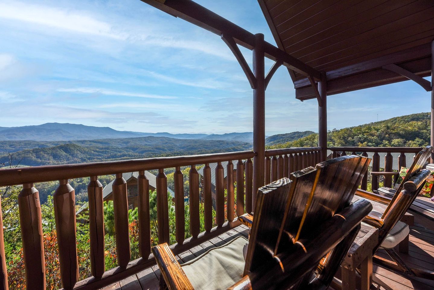 Sensational Mountain Retreat with Spa and Amazing Interior in Sevierville, Tennessee