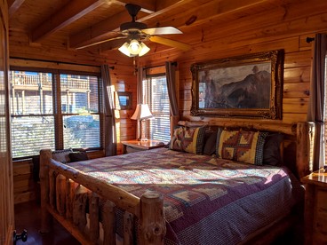 Sensational Mountain Retreat with Spa and Amazing Interior in Sevierville, Tennessee - Photo 2
