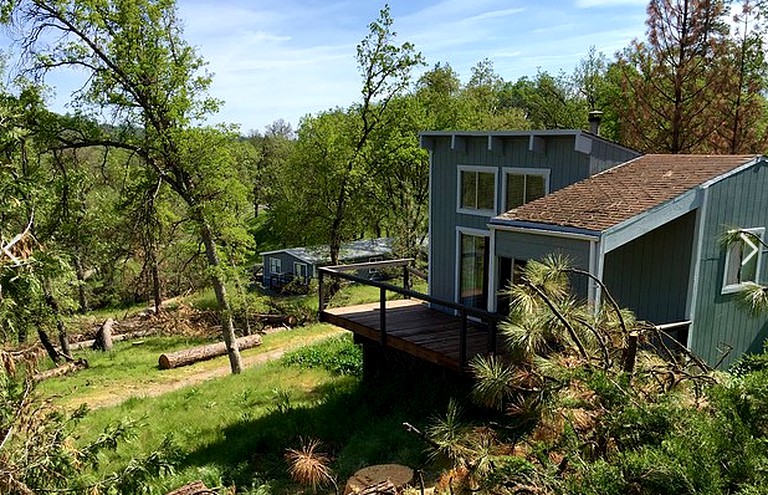 Cabins (Badger, California, United States)