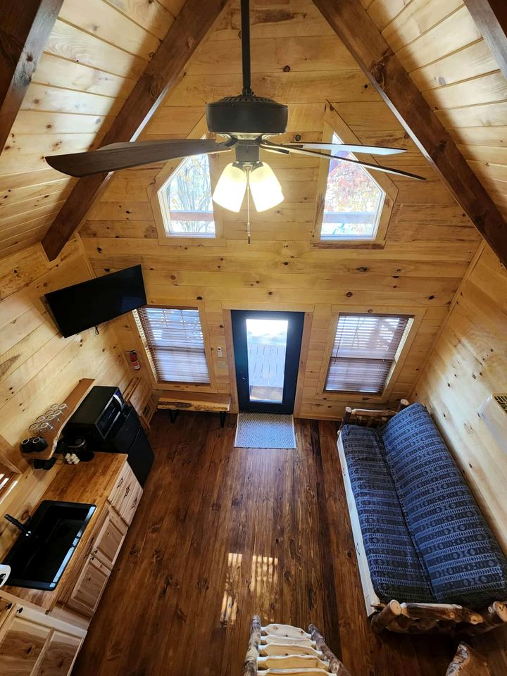 Lofted Cabin Wonderful for Outdoor Adventures near Tappan Lake in Ohio