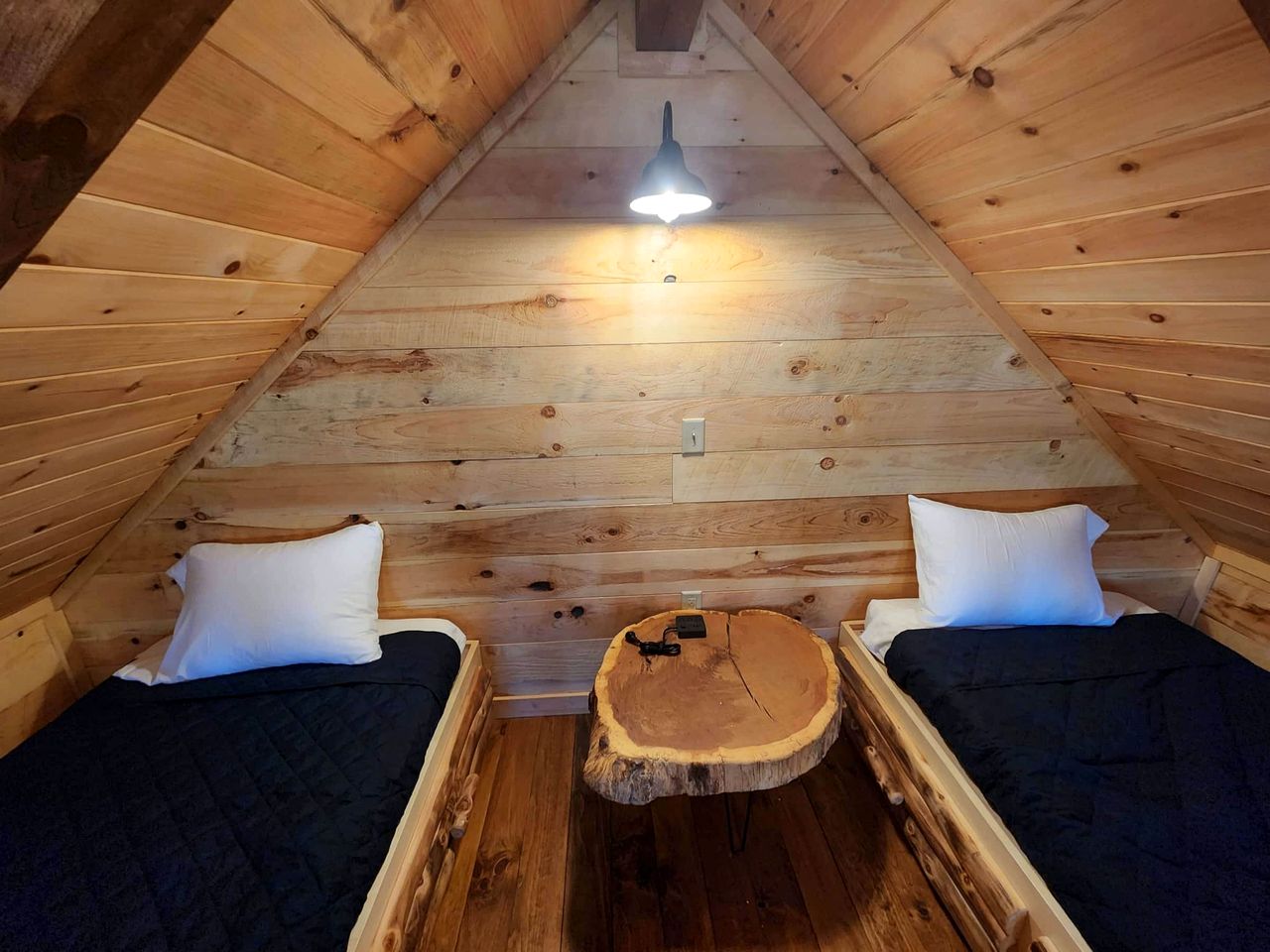 Lofted Cabin Wonderful for Outdoor Adventures near Tappan Lake in Ohio