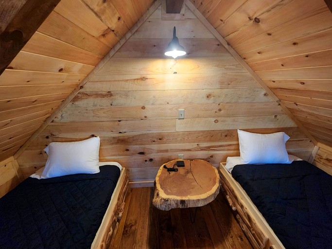 Cabins (United States of America, Franklin, Ohio)