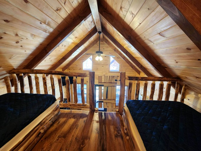 Cabins (United States of America, Franklin, Ohio)