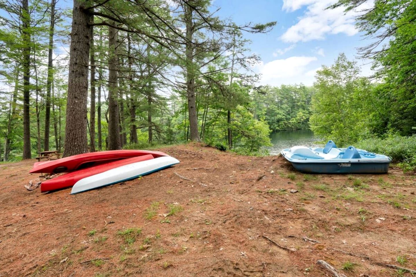 Serene A-Frame with Hot Tub Perfect for Couples in Oxford, Maine