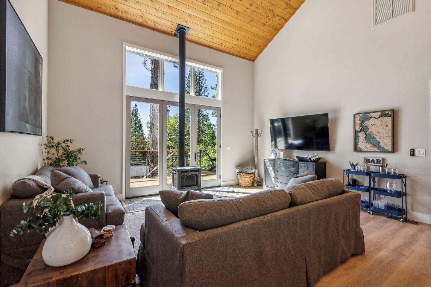 Secluded Cabin Settled in the Middle of the Forest in Arnold, California