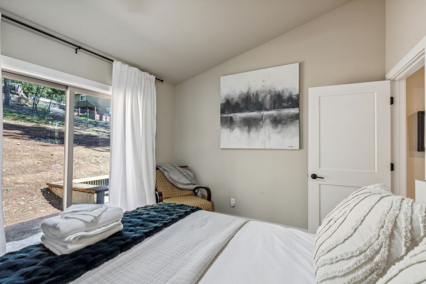 Secluded Cabin Settled in the Middle of the Forest in Arnold, California