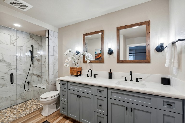 Cabins (United States of America, Arnold, California)