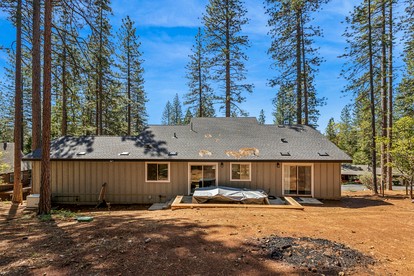 Secluded Cabin Settled in the Middle of the Forest in Arnold, California photo 4