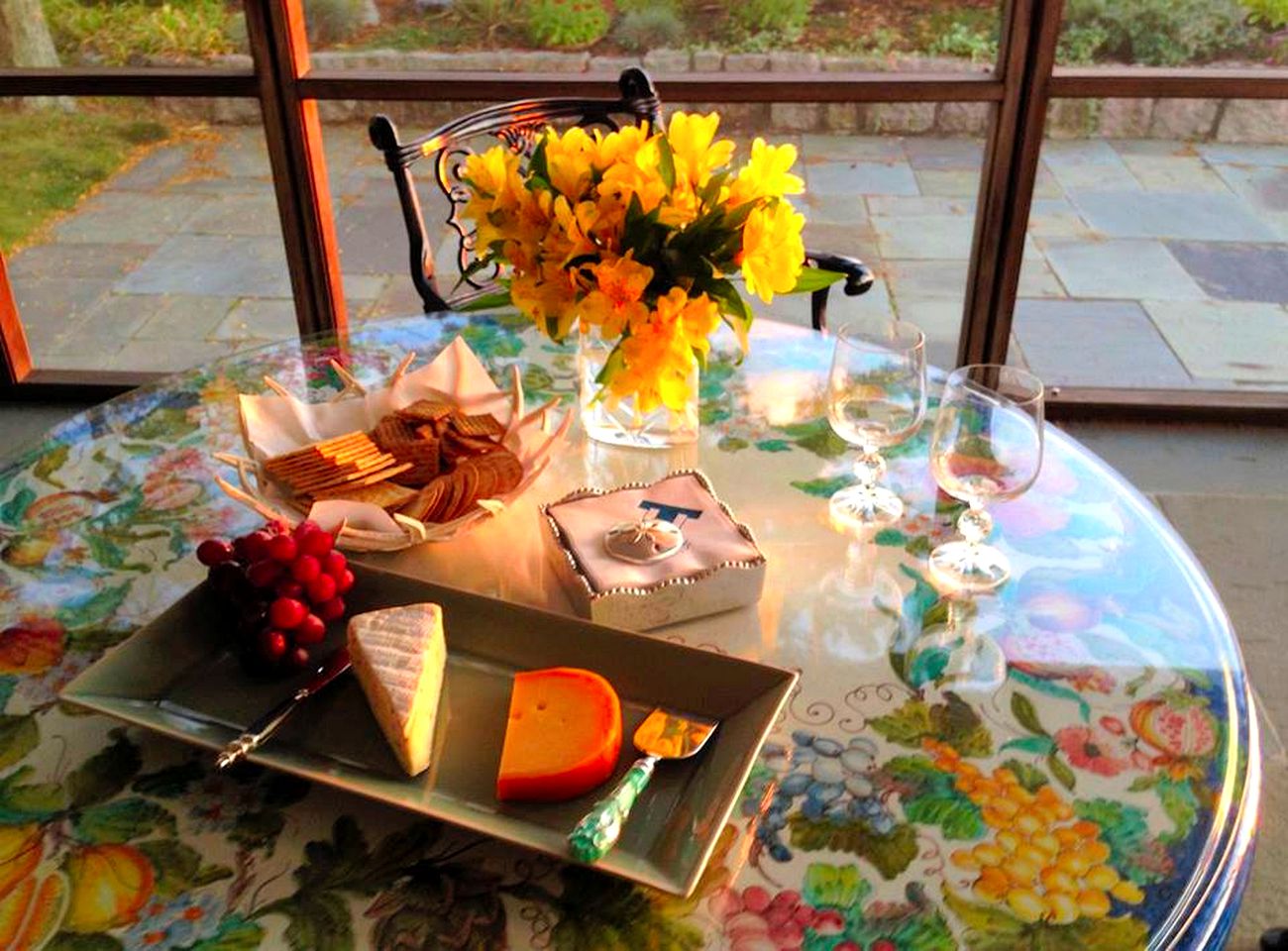 Serene Bed and Breakfast Suite for a Weekend Getaway on the Long Island Sound, Connecticut