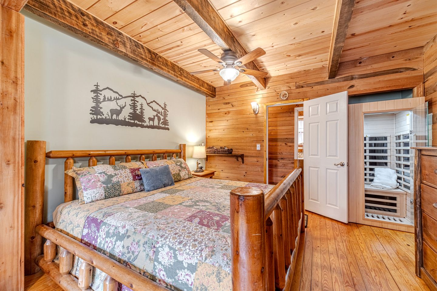 Serene Cabin with Hot-Tub in Cleveland, Georgia