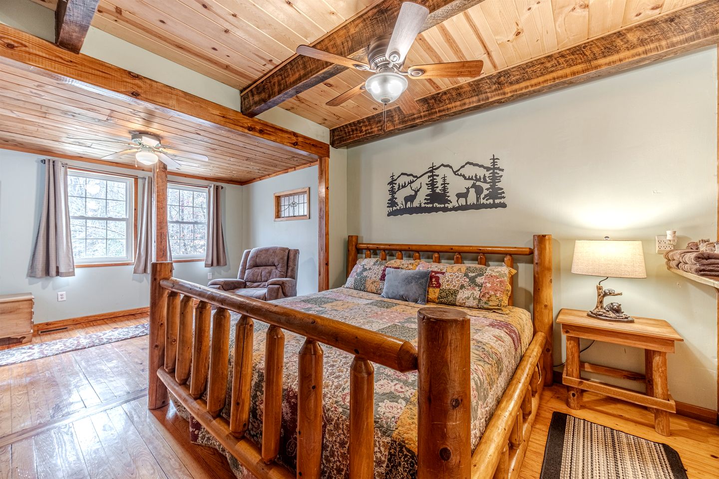 Serene Cabin with Hot-Tub in Cleveland, Georgia