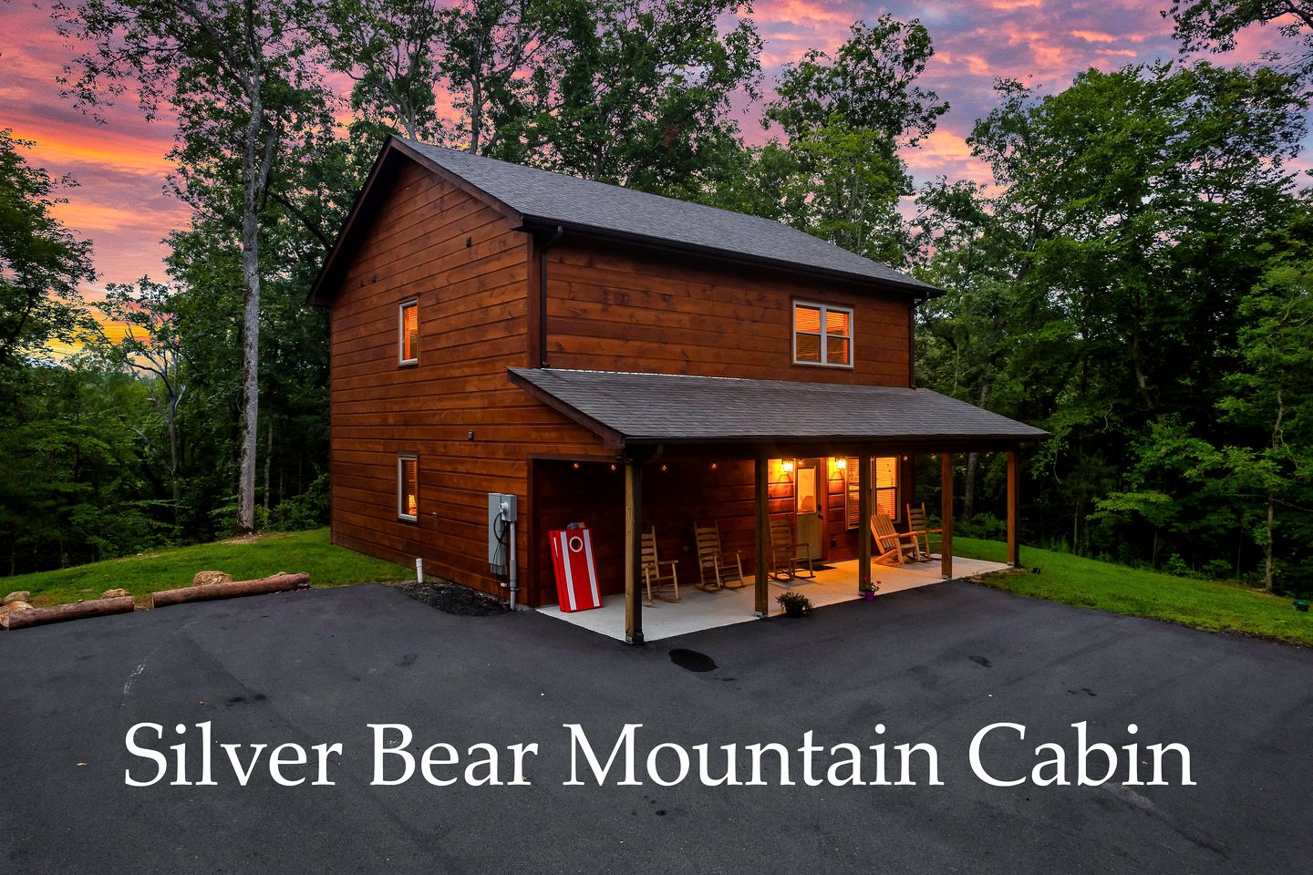 Serene Cabin with Hot-tub and Fire Pit in Pigeon Forge, Tennessee