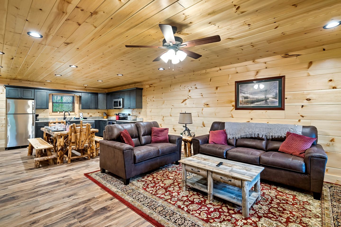 Serene Cabin with Hot-tub and Fire Pit in Pigeon Forge, Tennessee